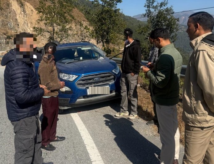 लोहाघाट में नाबालिग के वाहन चलाने पर अभिभावक का कटा छह हजार का चालान