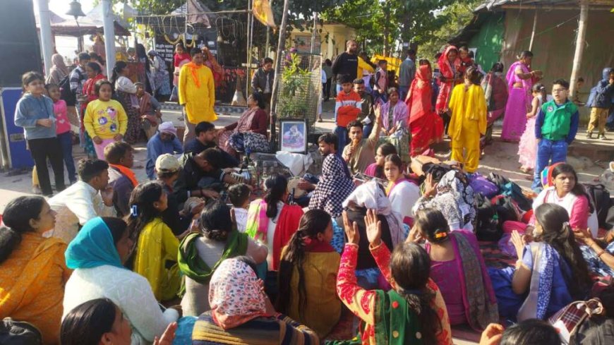 कार्तिक पूर्णिमा पर टनकपुर के शारदा घाट में उमड़ता श्रद्धालुओं का हुजूम