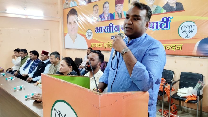 राजपुर में विधायक खजान दास के नेतृत्व में मोदी रैली को लेकर कार्यकर्ताओं की तैयारी बैठक आयोजित