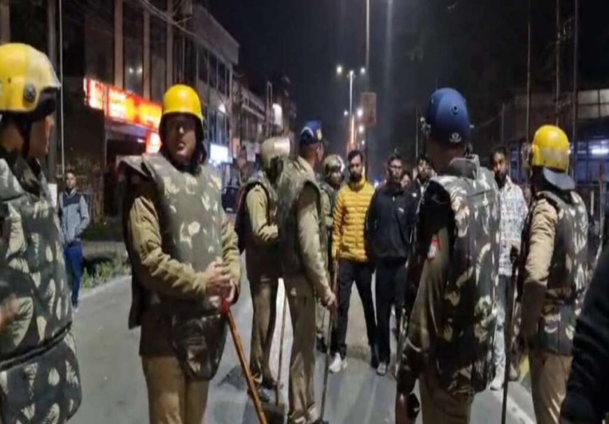 प्रतिबंधित पशु के अवशेष मिलने से हल्द्वानी में बवाल, पथराव और तोड़फोड़ के बाद पुलिस ने भांजी लाठियां