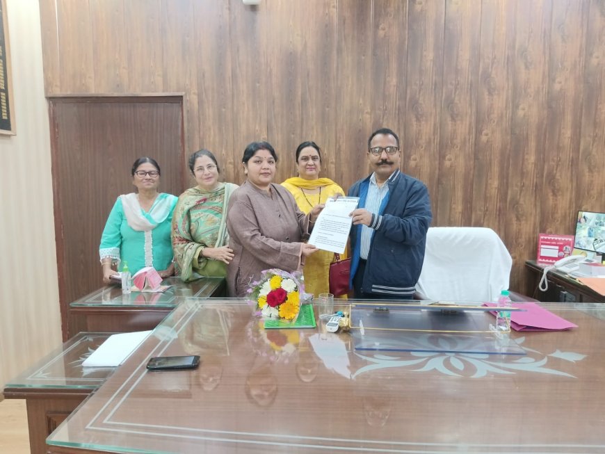 देह दान करने वालों को सम्मान के साथ घर से मेडिकल कॉलेज ले जाने की मांग डीएम से कि अनमोल संकल्प कि ओर से