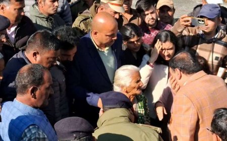 वन्यजीव हमले में मृतक के परिवार से मिलने पहुंचे अधिकारी, तभी गुलदार ने कर दिया एक और शिकार, भड़के ग्रामीण