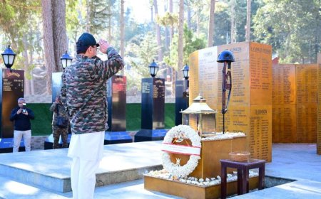 Uttarakhand: मुख्यमंत्री ने कुमाऊं रेजीमेंट केंद्र रानीखेत पहुंचकर अमर बलिदानियों को अर्पित की श्रद्धांजलि