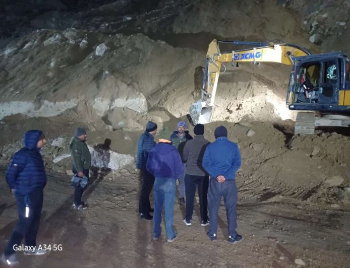 चम्पावत : डेंजर जोन स्वाला के कार्य में तेजी लाने को संसाधन बढ़ाने के दिए निर्देश