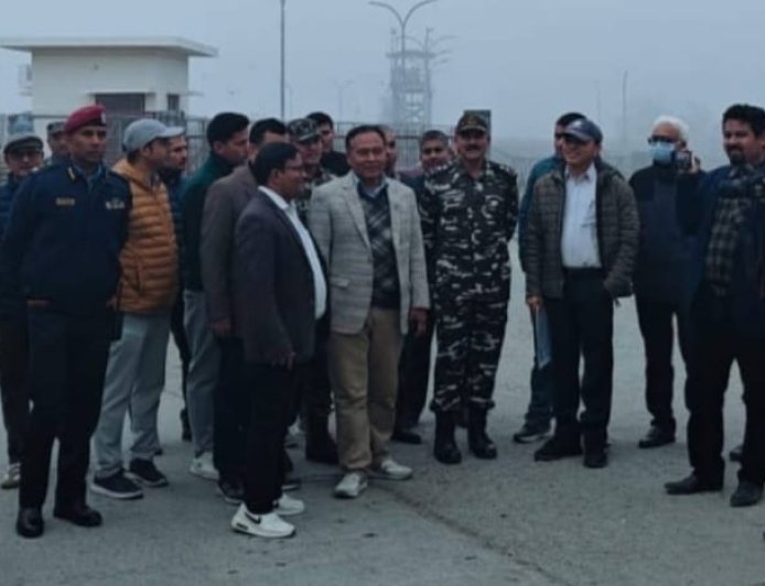 टनकपुर : नेपाल के सिंचाई एवं ऊर्जा मंत्री ने किया नहर का निरीक्षण