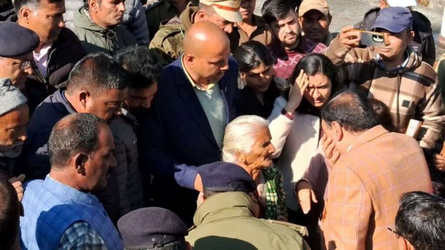 वन्यजीव हमले में मृतक के परिवार से मिलने पहुंचे अधिकारी, तभी गुलदार ने कर दिया एक और शिकार, भड़के ग्रामीण