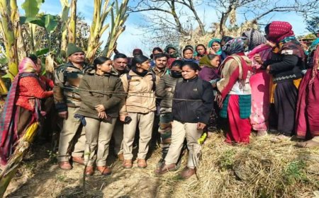 उत्तराखंड : गुस्साए ग्रामीणों ने वन कर्मियों को रस्सी से बांधा, घंटों बनाए रखा बंधक