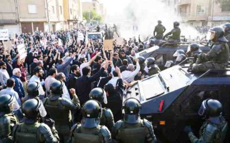 ईरान में सड़कों पर खून, इंटरनेट बंद…अब प्रदर्शनकारियों के साथ क्या होगा?