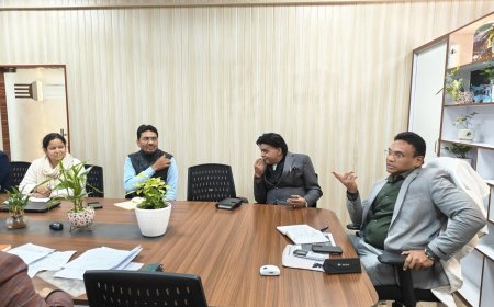 शहरी विकास और आवास सुविधाओं को लेकर सचिव आर राजेश कुमार ने की अहम बैठक