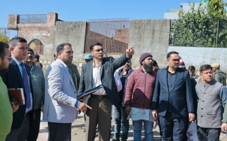 देहरादून: गंगा की पवित्रता से समझौता नहीं, डीएम ने चन्द्रेश्वर नाला क्षेत्र का किया स्थलीय निरीक्षण