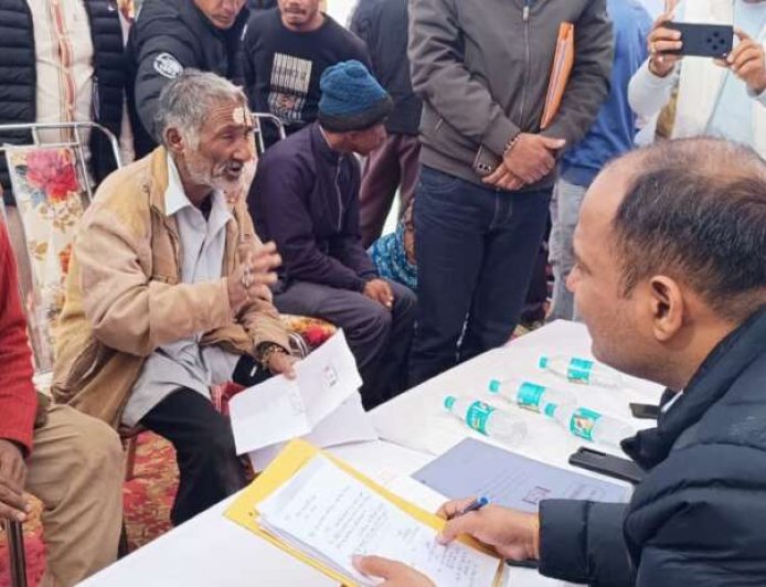 जन-जन की सरकार, जन-जन के द्वार के तहत चौमेल में आयोजित बहुद्देशीय जनसेवा शिविर