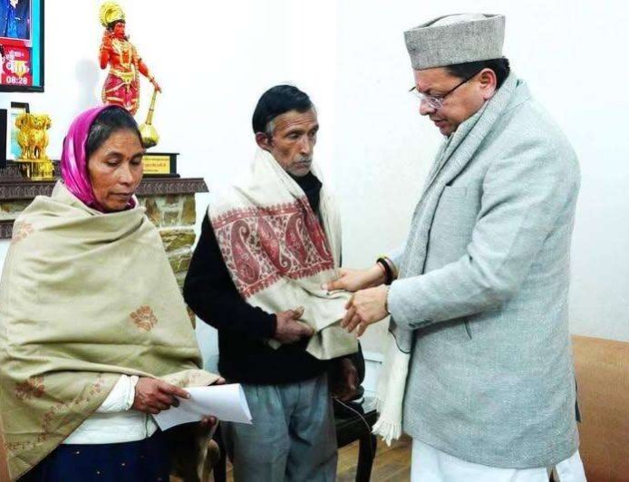 अंकिता भंडारी के माता-पिता ने सीएम धामी से की मुलाकात, सामने रखी अपनी पीड़ा और मांग