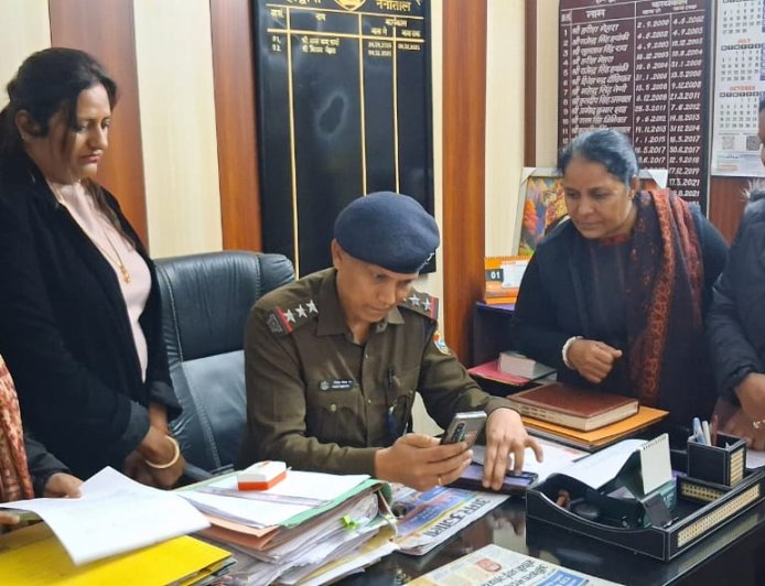 सोशल मीडिया पर भारती पांडेय जी द्वारा अभद्र व आपत्तिजनक दुष्प्रचार करने के संबंध में FIR