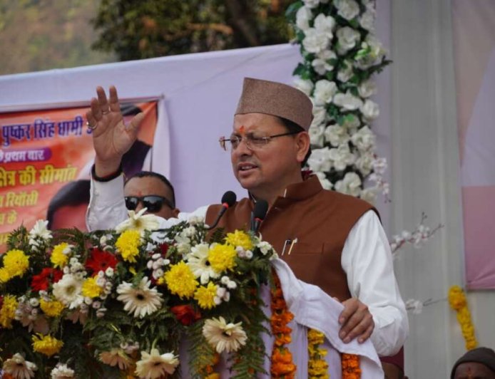 मुख्यमंत्री धामी पहुंचे सीमांत के खेत गांव, माता रणकोची मंदिर में की पूजा अर्चना