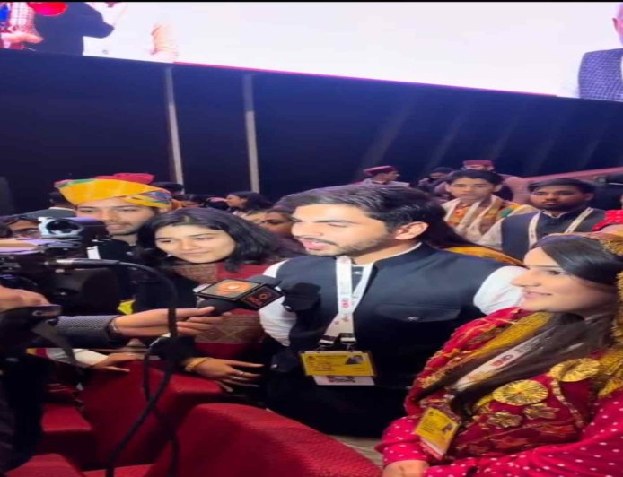 सेंट पीटर सीनियर सेकेंडरी स्कूल, हेड बॉय अनघ सक्सेना को माननीय प्रधानमंत्री द्वारा “अमृत रत्न” से सम्मानित