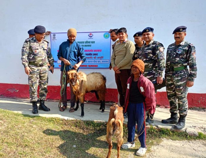 चम्पावत: स्थानीय पशुपालकों की आय में वृद्धि एसएसबी और पशुपालन विभाग के एमओयू से