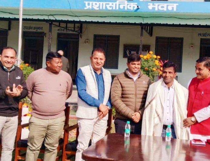 लालकुआं: 77वें गणतंत्र दिवस पर दुग्ध संघ व प्रेस क्लब में यादगार पल