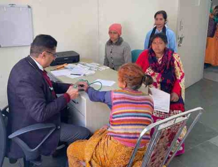 काया आयुर्वेदिक कॉलेज में निशुल्क चिकित्सा शिविर, 290 मरीजों का इलाज