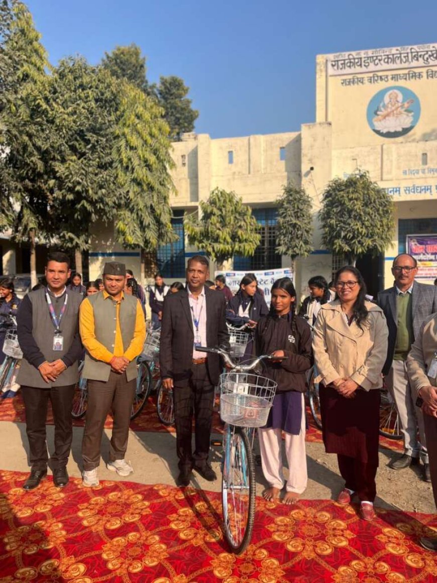 भारतीय स्टेट बैंक ने जीआईसी बिंदुखेड़ा में 32 साइकिलें की भेंट, नगर पंचायत अध्यक्ष की महत्वपूर्ण भूमिका