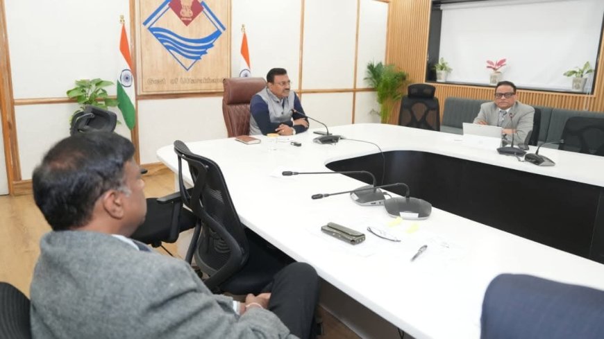 मुख्य सचिव ने विकास योजनाओं को गति देने के लिए दिए महत्वपूर्ण निर्देश