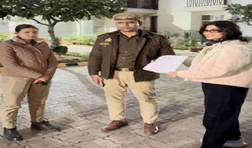 नेहा सिंह राठौर पर एंटी मोदी टिप्पणी का बड़ा एक्शन! वाराणसी पुलिस पहुंची उनके घर