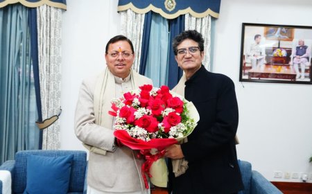 मुख्यमंत्री आवास में सीएम धामी और प्रसून जोशी के बीच मुलाकात