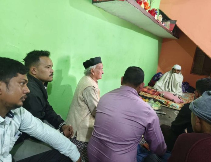 बिंदुखत्ता: पूर्व मुख्यमंत्री भगत सिंह कोश्यारी ने शोक संतप्त परिवार को बंधाया ढांढस