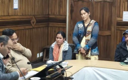 चम्पावत : डीएम ने कहा- शिकायतों के निस्तारण में लापरवाही पर होगी सख्त कार्रवाई