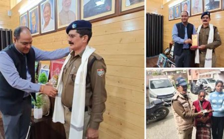 चम्पावत : ​जिलाधिकारी ने यातायात पुलिस के जवान हेम माहरा को ईमानदारी और कर्तव्यनिष्ठा के लिए किया सम्मानित
