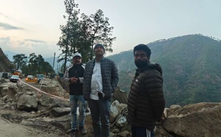 चम्पावत : स्वाला में सड़क चौड़ीकरण कार्य की धीमी गति पर डीएम ने जताई नाराजगी, कार्य में तेजी लाने के निर्देश