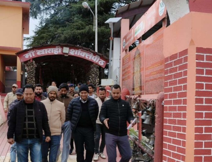 देवीधुरा में प्रस्तावित भूमि पूजन कार्यक्रम को लेकर जिलाधिकारी ने तैयारियों का लिया जायजा, दिए दिशा-निर्देश