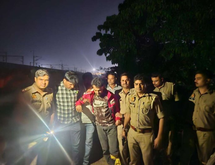 मुठभेड़ के दौरान पुलिस टीम पर फायरिंग, जवाबी कार्रवाई में एक बदमाश घायल, 05 अंतर्जनपदीय पशु चोर गिरफ्तार