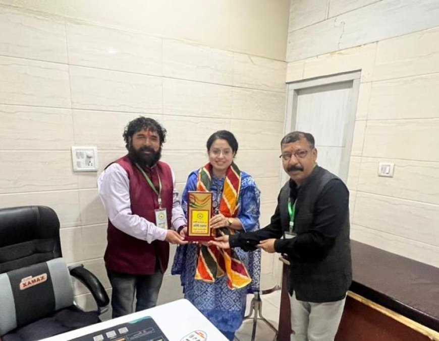 सारथी फाउंडेशन समिति* ने पहली बार हल्द्वानी मै निशुल्क कैंप करने आयी डॉ दिशा तिवारी मैक्स हॉस्पिटल दिल्ली को सम्मानित