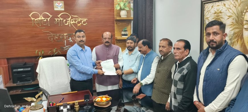 कांग्रेस ने उठाया बदरीनाथ केदारनाथ में पूजा शुल्क का मुद्दा, राज्यपाल के नाम भेजा ज्ञापन