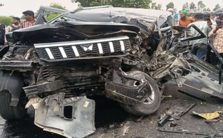 बरेली में भीषण सड़क हादसा: बोलेरो की टैंकर में टक्कर, पांच की मौत