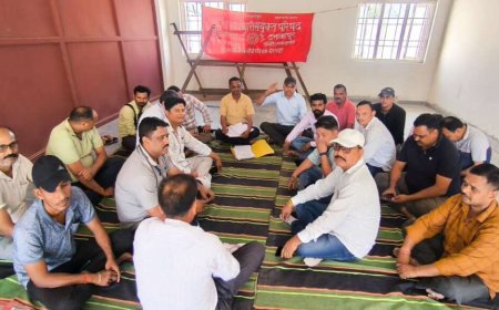 टनकपुर : रोडवेज कर्मचारी संयुक्त परिषद ने धरना देकर मांगी अपनी मांगें