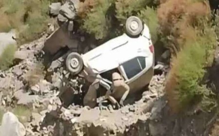 पिथौरागढ़ में कार दुर्घटना: चालक की मृत्यु, अन्य दो लोग गंभीर घायल