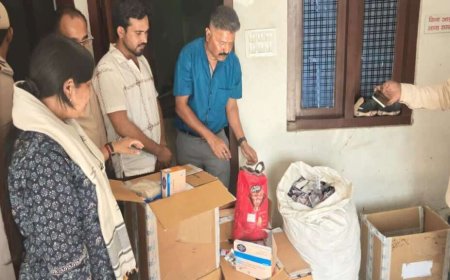 उत्तराखंड में एसडीएम ने मरीज बनकर फर्जी डॉक्टर के खिलाफ छापा, बरामद हुई मिलावटी दवाएं और अवैध हथियार