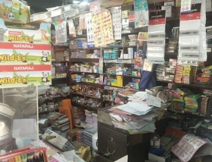 हल्द्वानी में किताबों की दुकानों पर छापे, शिक्षा की गुणवत्ता पर उठे सवाल!