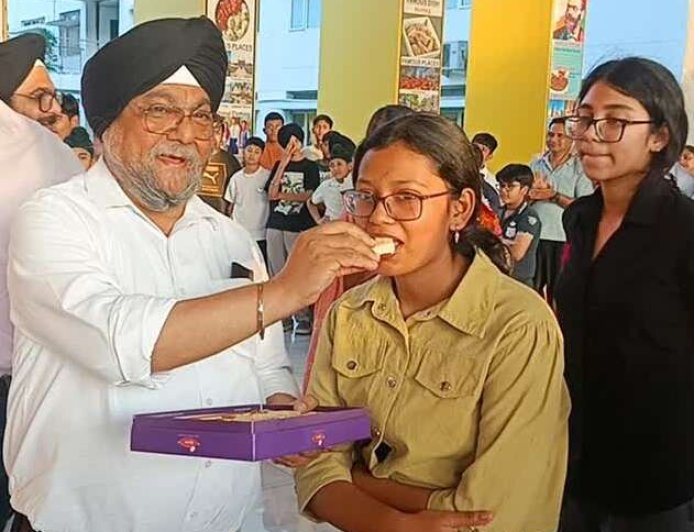 उत्तराखंड की हर्षा ने 10वीं सीबीएसई परीक्षा में 100% अंक प्राप्त कर रचा इतिहास