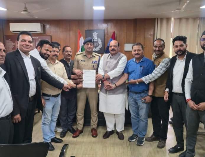 राहुल गांधी के खिलाफ अपशब्दों का इस्तेमाल करने वाले एंकर के खिलाफ केस दर्ज करने की मांग, कांग्रेस ने SSP देहरादून से की शिकायत