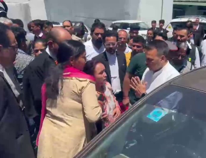 नैनीताल में वकील की आत्महत्या: कार में मिला शव, रिवॉल्वर और चिट्ठी बरामद