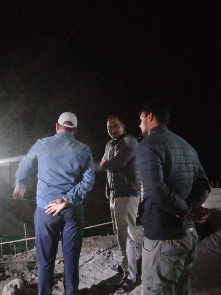 स्वाला क्षेत्र में रात्रि निरीक्षण: जिलाधिकारी ने निर्माण कार्यों में तेजी लाने के निर्देश दिए