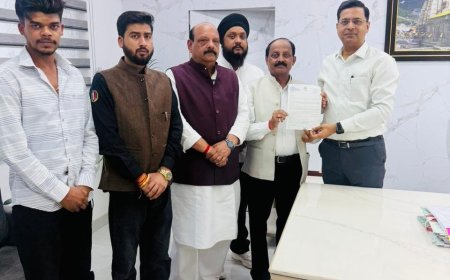 कांग्रेस प्रतिनिधिमंडल ने देहरादून में पीडब्ल्यूडी सचिव से की महत्वपूर्ण मुलाकात