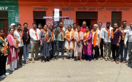 टनकपुर में भाजपा कार्यकर्ताओं का कांग्रेस प्रदेश अध्यक्ष का पुतला दहन