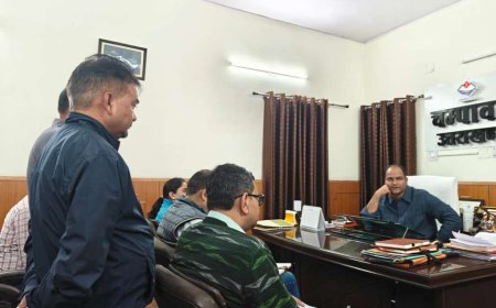 चम्पावत में राष्ट्रीय राजमार्ग-09 की व्यवस्थाओं पर डीएम का फोकस, मानसून से पहले कार्य पूरा करने की दिशा में निर्देश