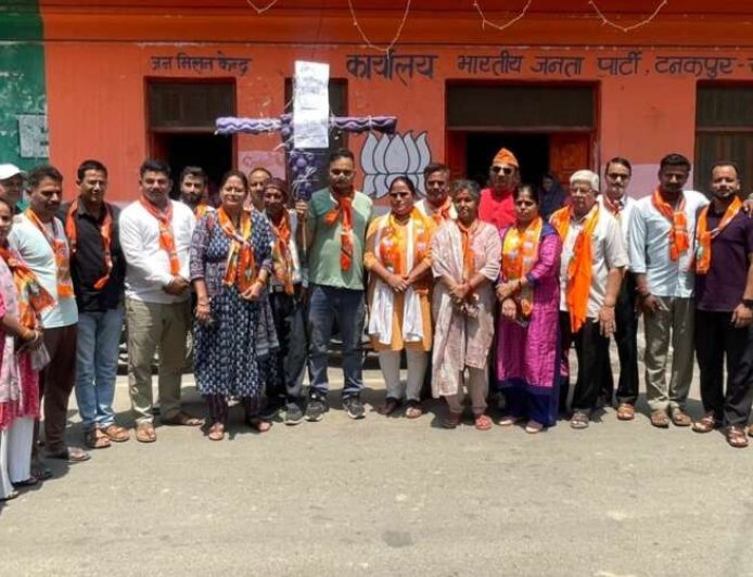 टनकपुर में भाजपा कार्यकर्ताओं का कांग्रेस प्रदेश अध्यक्ष का पुतला दहन