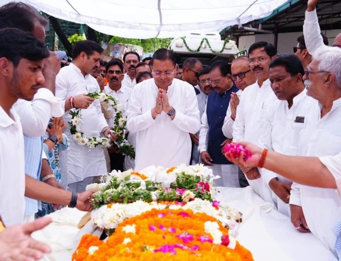 भाजपा मुख्यालय में जनरल खंडूरी को भावभीनी श्रद्धांजलि