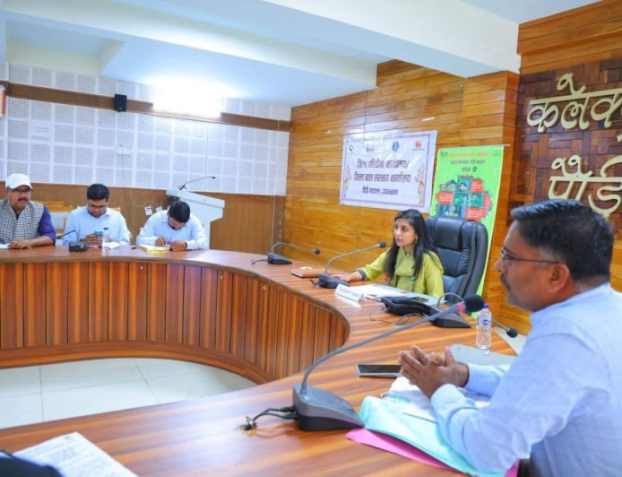 डीएम पौड़ी की जिला बाल कल्याण समिति की महत्वपूर्ण बैठक में महत्वपूर्ण निर्णय