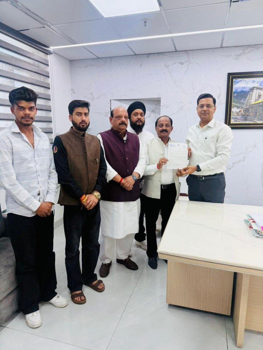 कांग्रेस प्रतिनिधिमंडल ने देहरादून में पीडब्ल्यूडी सचिव से की महत्वपूर्ण मुलाकात